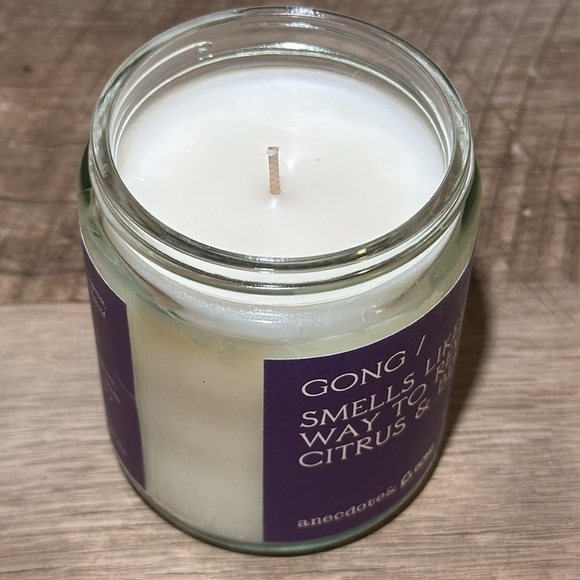 Anecdote Coconut & Soy Candle Citrus & Bergamot - Picture 4 of 5